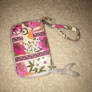 Vera Bradley Bags - Vera Bradley wristlet/ Waller Vera Bradley Bags - Vera Bradley wristlet/ Waller